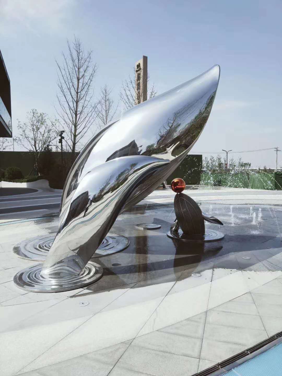 不銹鋼雕塑多少錢