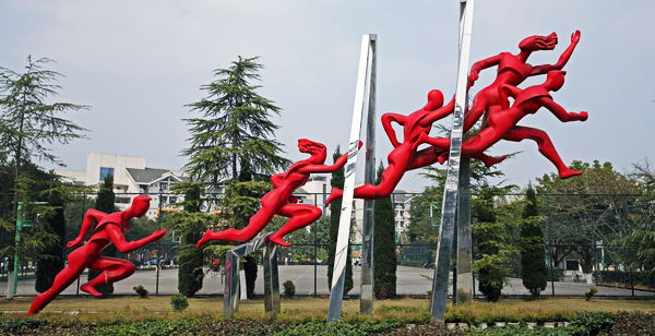 景觀雕塑在文旅景區(qū)中的敘事功能與空間營造策略